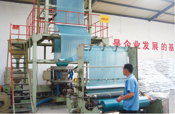 匯鑫收縮膜生產(chǎn)車(chē)間，生產(chǎn)設(shè)備